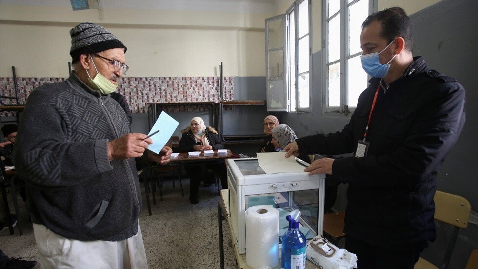 الجزائر تؤكد تحقيق "قفزة نوعية" في نسبة المشاركة الأولية في الانتخابات المحلية