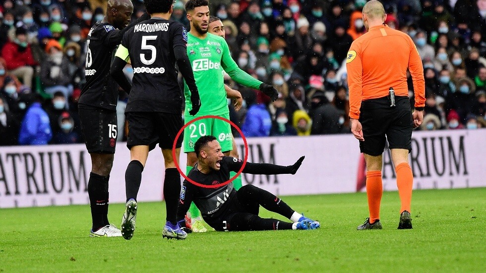 نيمار يصرخ من شدة الألم بعد تعرضه لإصابة قوية (فيديو)