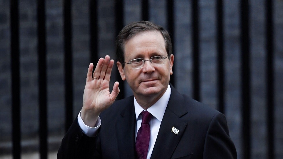 الرئيس الإسرائيلي يقتحم الحرم الإبراهيمي في الخليل (فيديو)