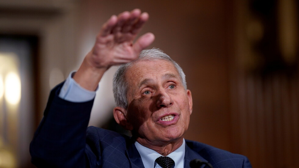 فاوتشي: التطعيم بجرعات معززة من اللقاحات قد يعطي حماية عالية من 