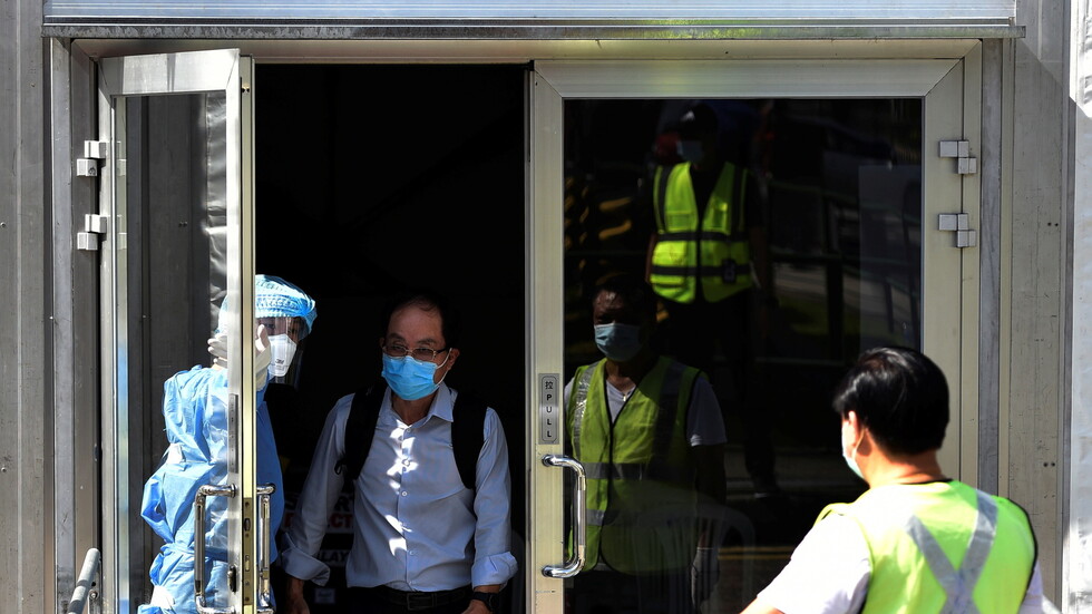 سنغافورة وماليزيا تعيدان فتح معبر حدودي مزدحم أمام المطعمين ضد كورونا