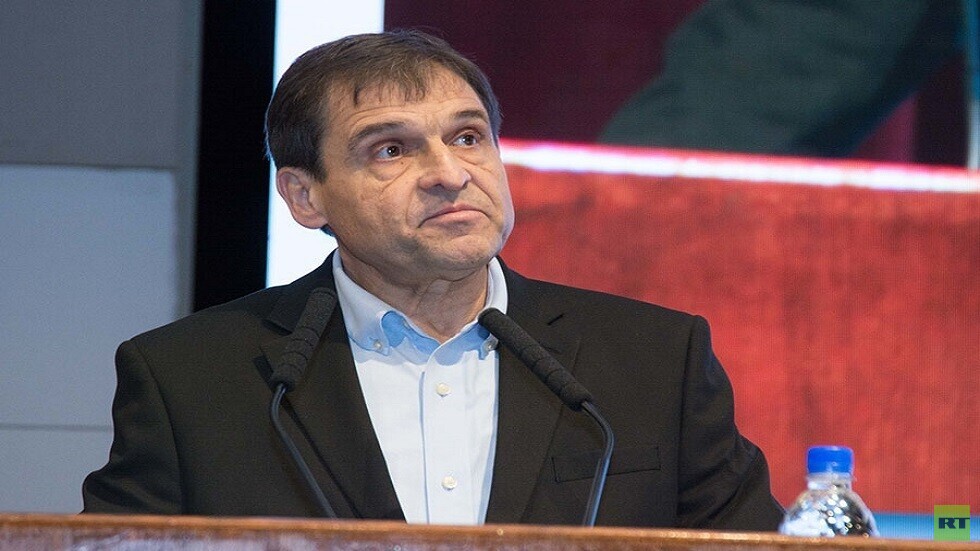 عالم فيروسات يشرح العلاقة المحتملة بين متحور 