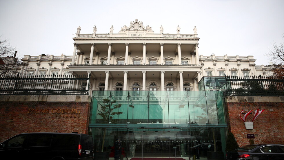 استئناف المفاوضات النووية بين إيران والقوى الكبرى في فيينا