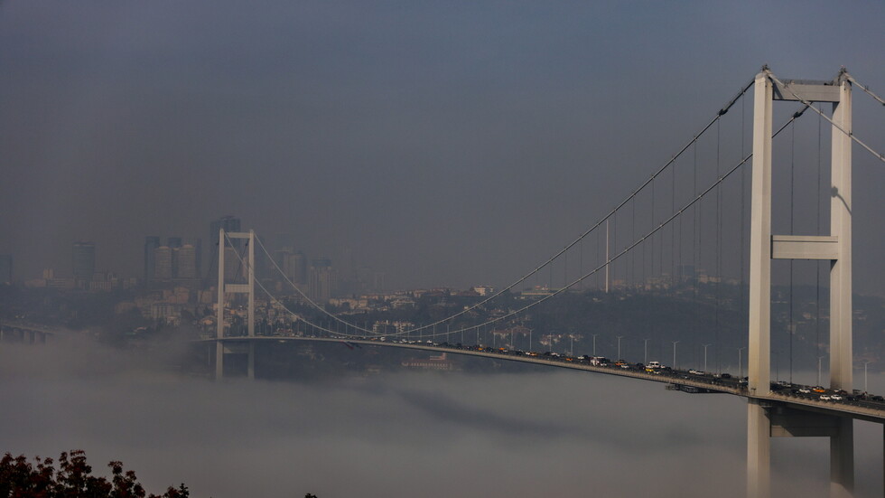 تركيا.. إغلاق مضيق البوسفور أمام السفن بسبب الأحوال الجوية