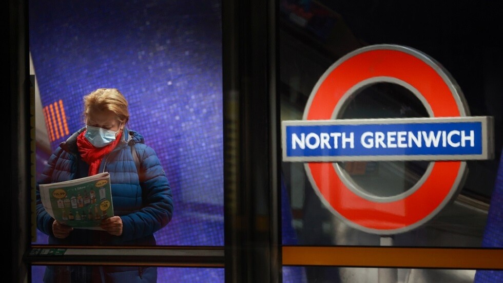 بريطانيا تسجل 35 وفاة وأكثر من 42 ألف إصابة جديدة بكورونا