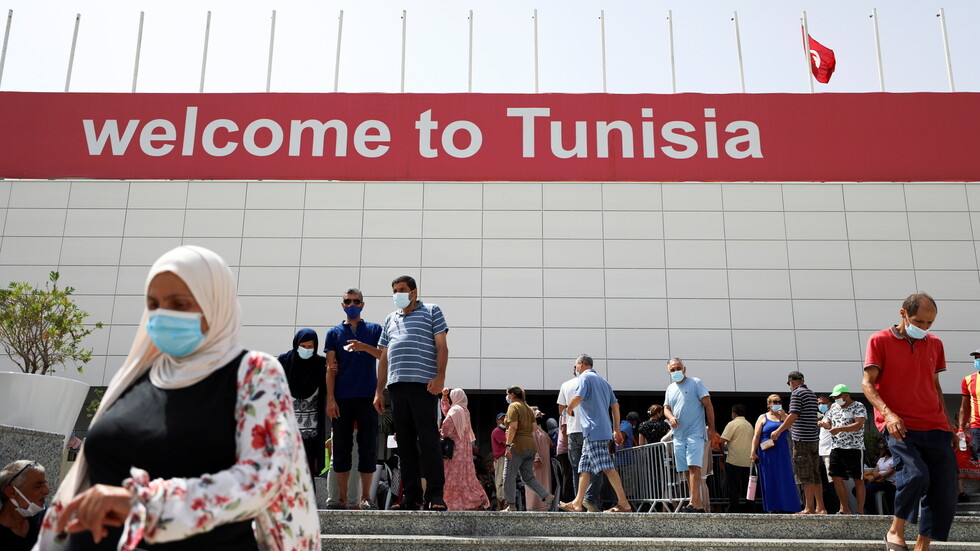 بداية من 1 ديسمبر.. تونس تفرض شروطا جديدة على الوافدين