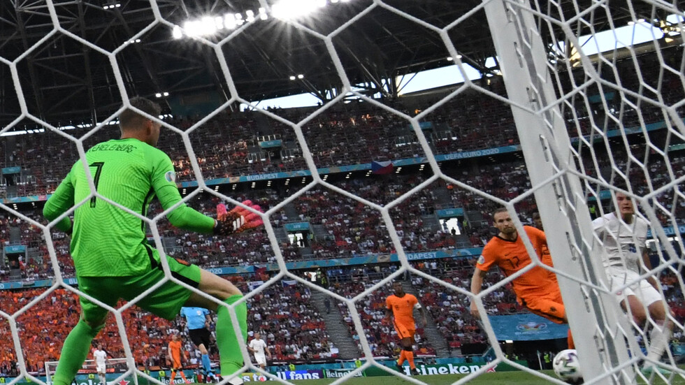 شاهد..هدف شيك المذهل ببطولة أوروبا ينافس على جائزة بوشكاش