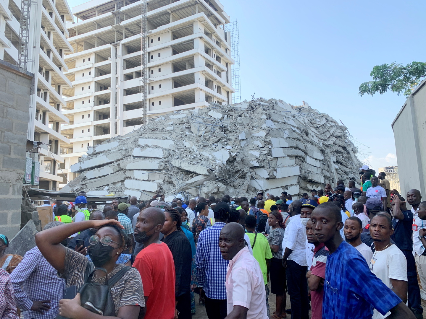 مقتل 7 أشخاص في انهيار مبنى في نيجيريا