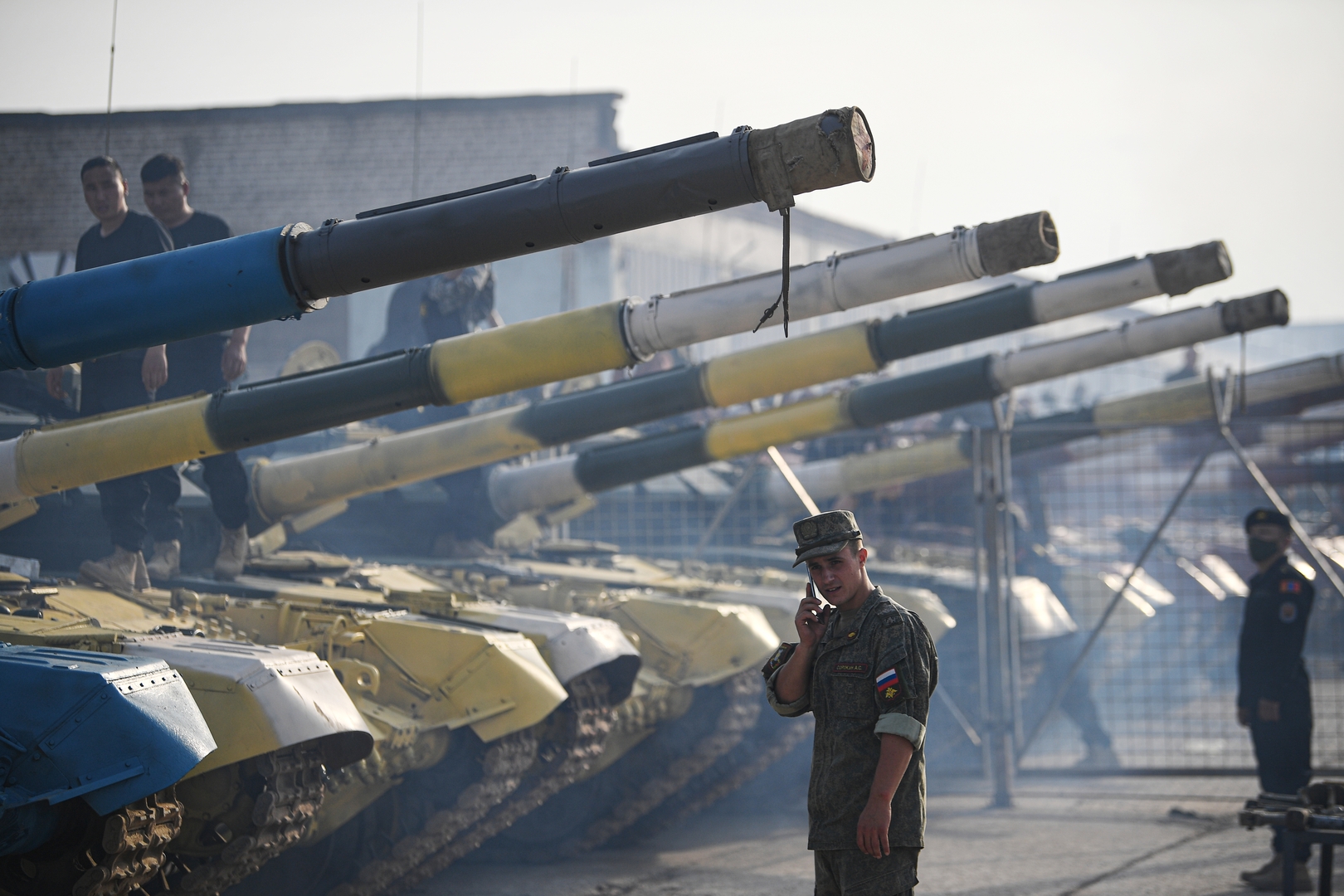 الدفاع الأوكرانية: روسيا حشدت 90 ألف عسكري قرب حدودنا