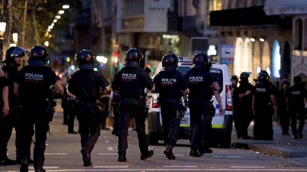إسبانيا.. شرطة مدريد تقتل شخصا هدد المارة بسكين