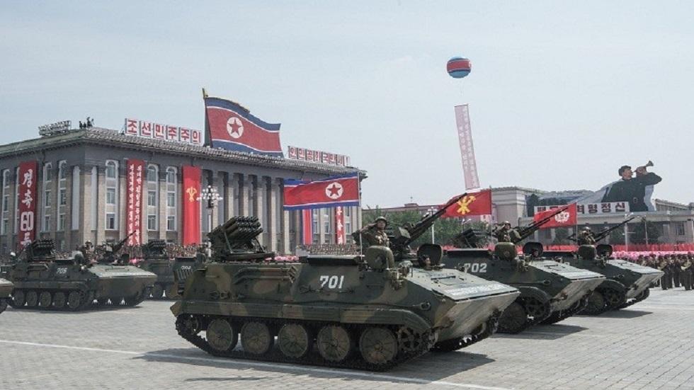 قوات كورية شمالية تجري مسابقة بنيران المدفعية