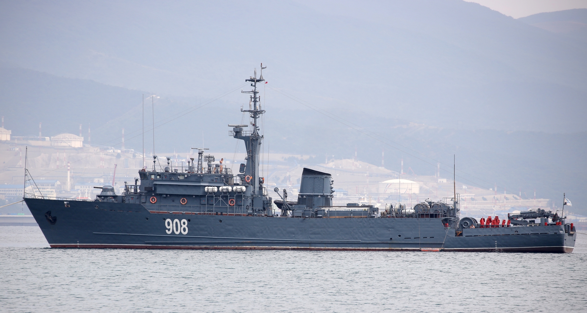 مصادر: دخول 3 سفن حربية روسية البحر المتوسط