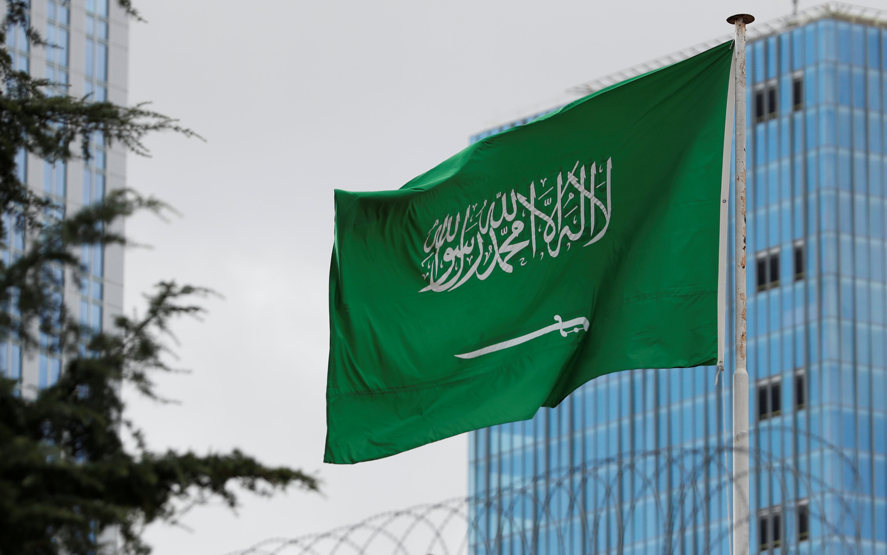 السعودية.. السجن 40 يوما لمواطن أساء لمسؤول على مواقع التواصل الاجتماعي
