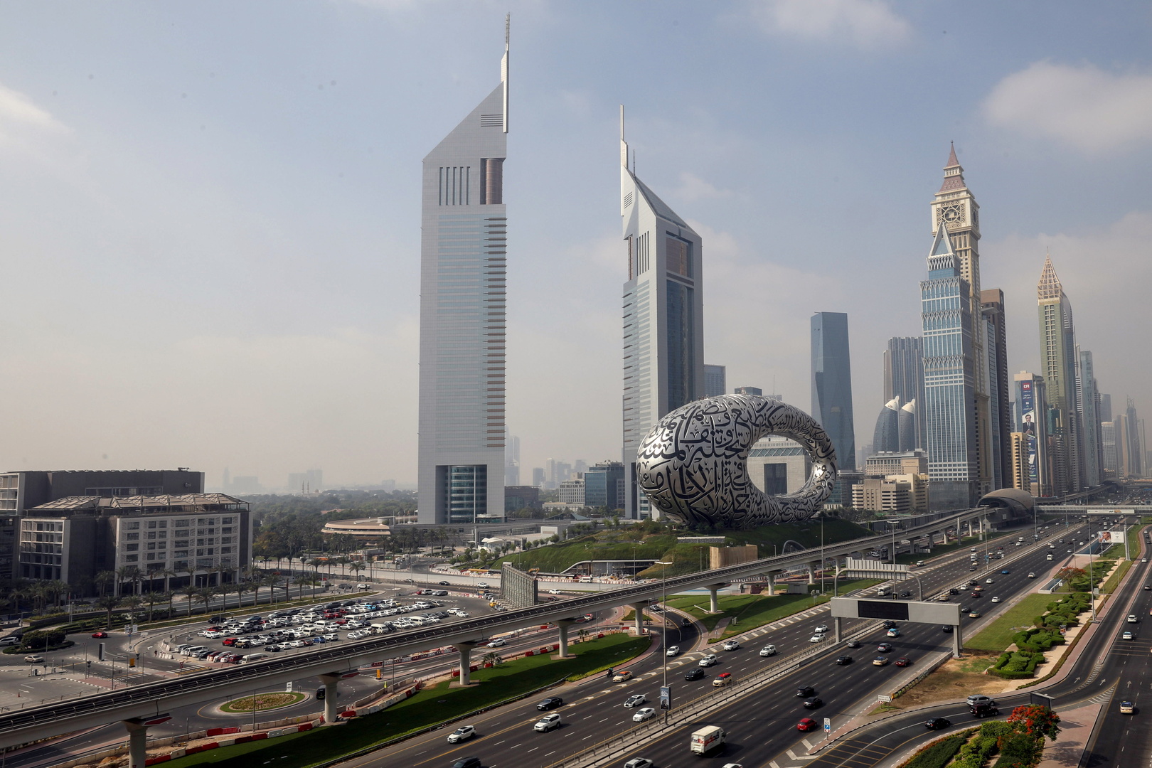 محمد بن راشد: الإمارات ستكون الأولى بالشرق الأوسط والثانية عالميا باختبار السيارات ذاتية القيادة