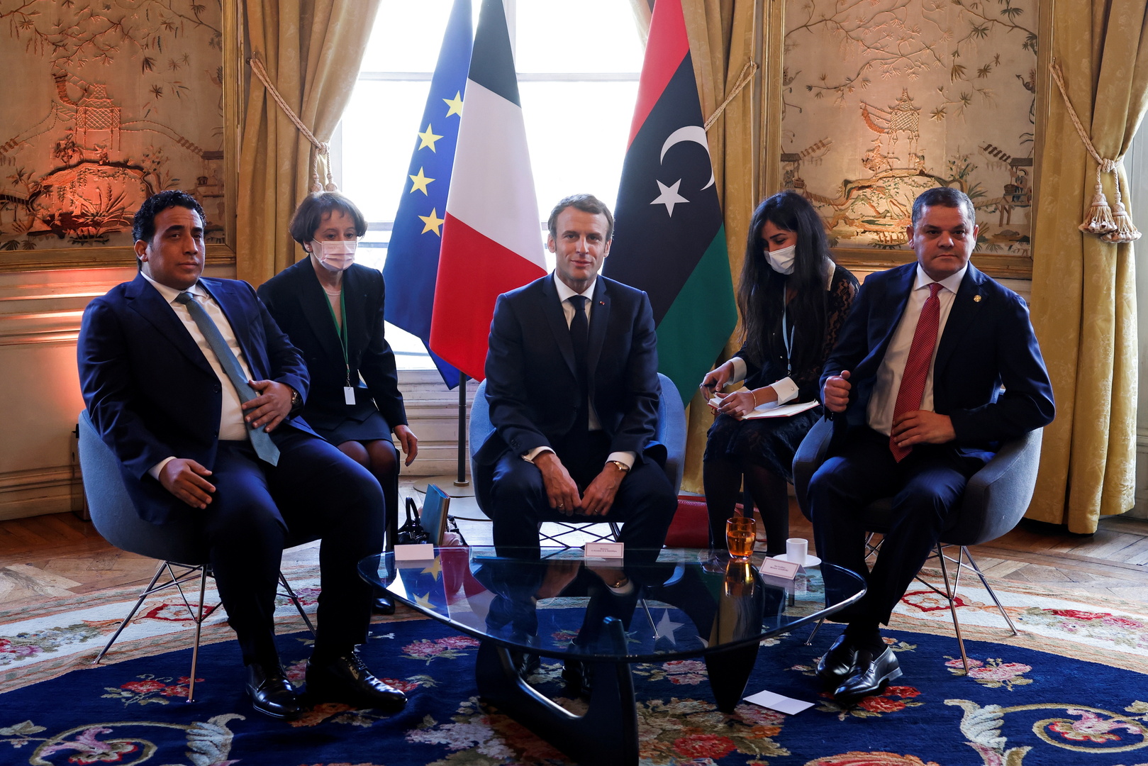 الدبيبة والمنفي يؤكدان استعدادهما لتسليم السلطة للطرف الفائز في الانتخابات الليبية