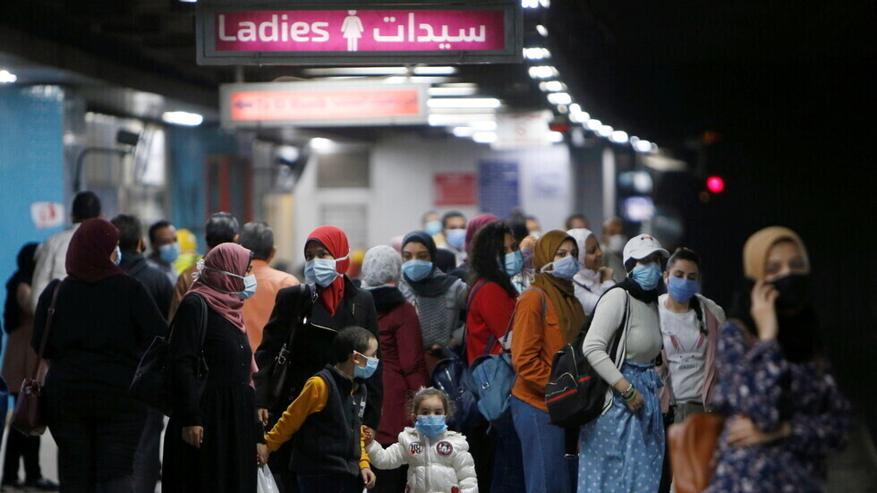 مصر تسجل 929 إصابة جديدة بفيروس كورونا و 69 وفاة