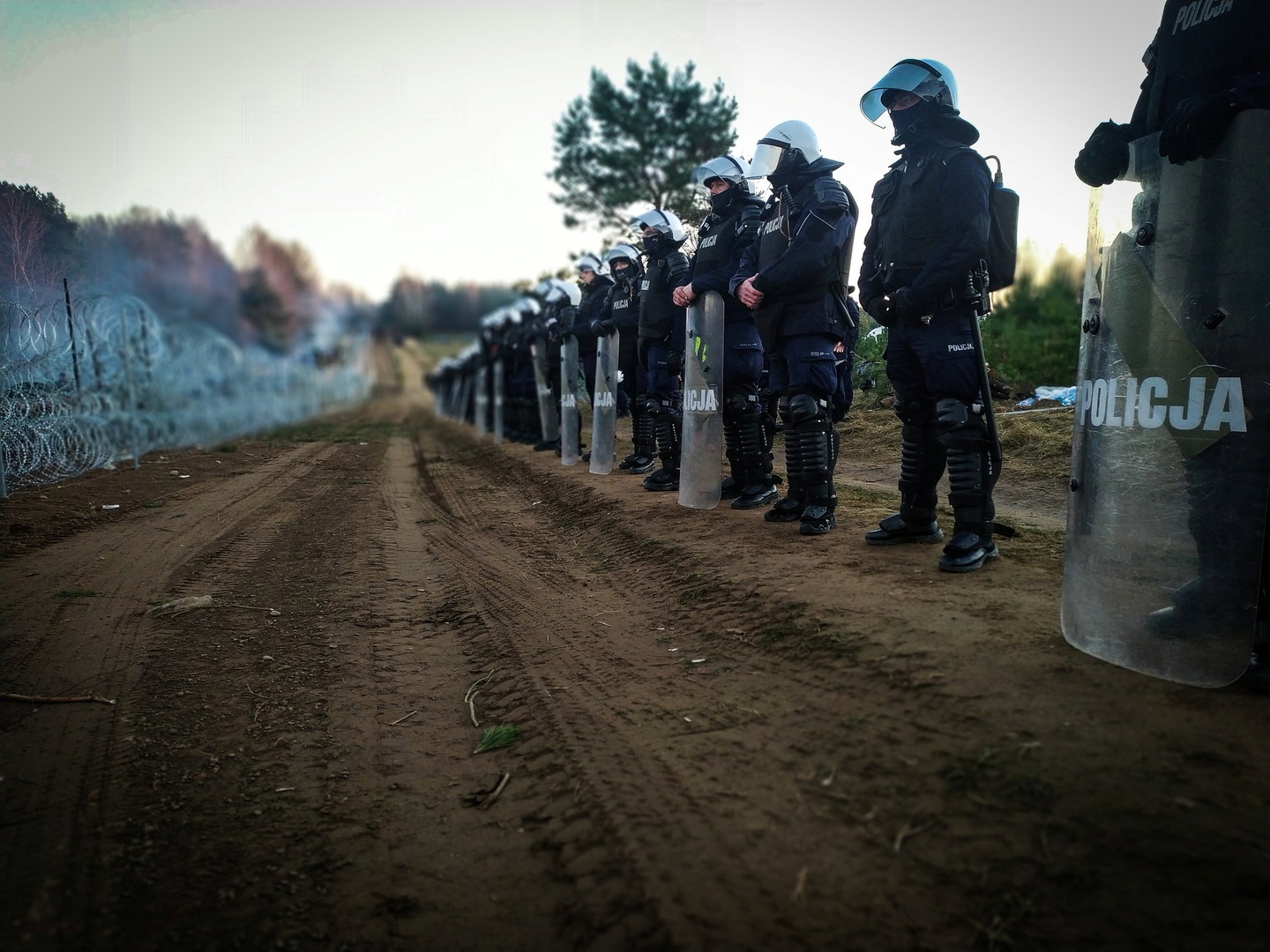 الشرطة البولندية: اقتياد صحفيي RT France الموقوفين إلى محكمة