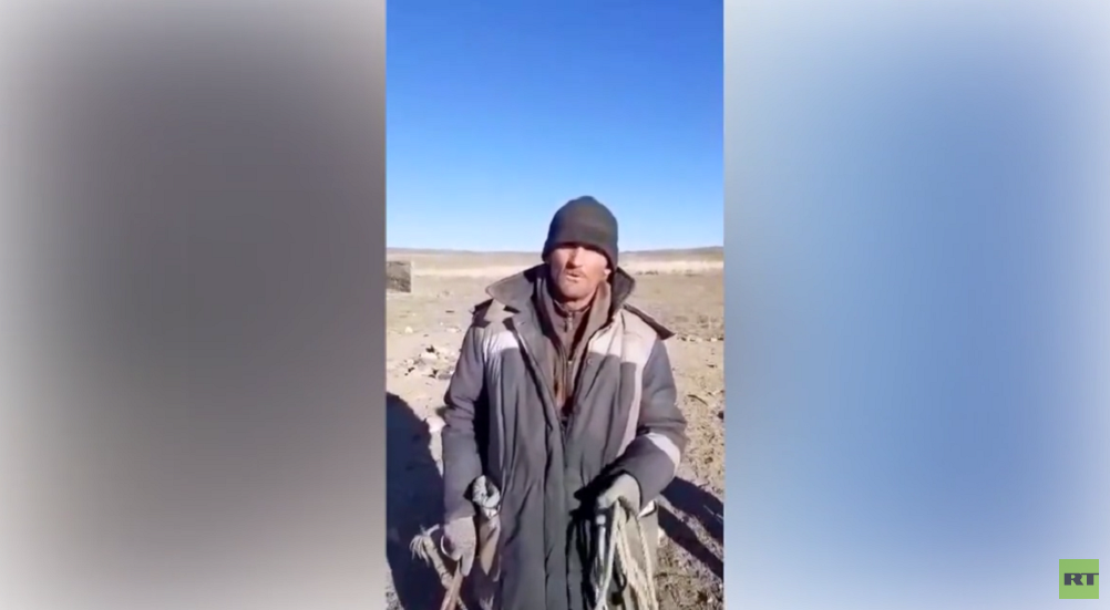 كازاخستان.. فيديو لرجل يطلب تحريره من عبودية دامت 20 سنة