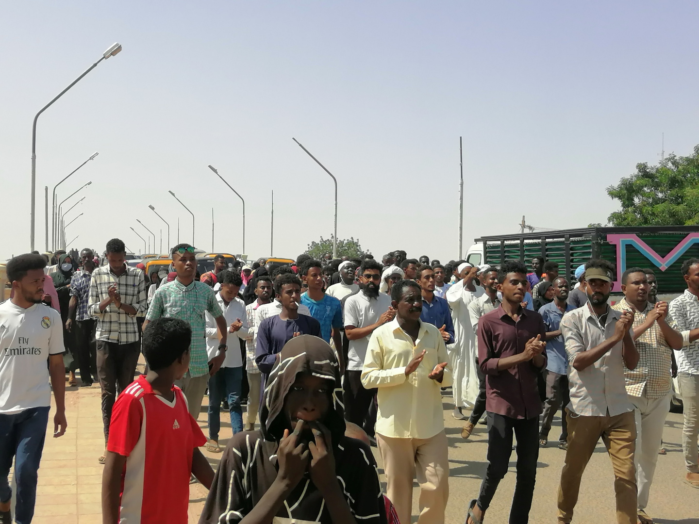 السودان.. محكمة تأمر بسجن مدراء شركات الاتصالات لحين إعادة الإنترنت للبلاد