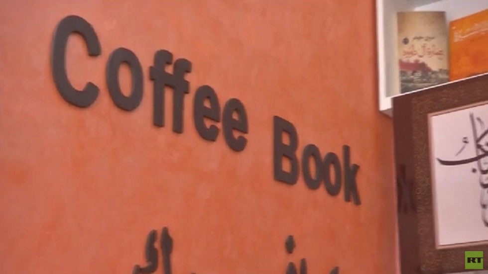 مقهى الكتاب في غزة.. إعادة الناس للقراءة