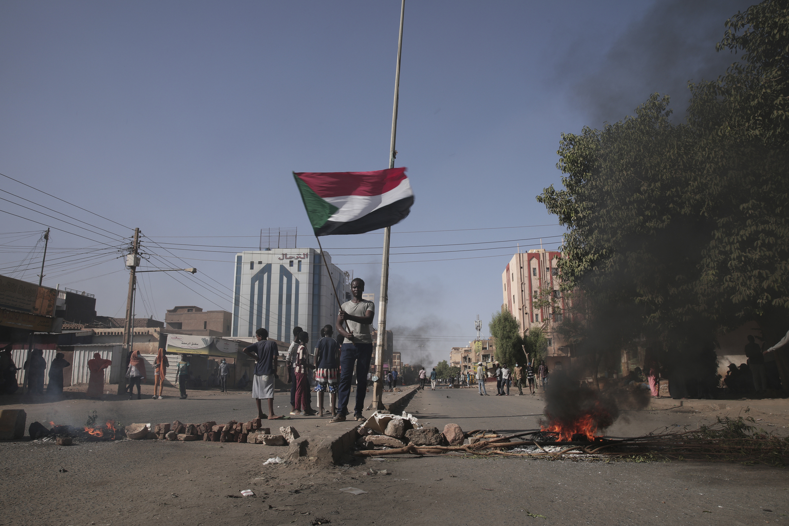 السودان.. حمدوك يعود لرئاسة الحكومة بموجب اتفاق سياسي مع البرهان