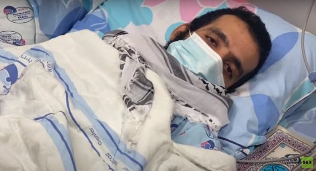 الأسير الفلسطيني كايد الفسفوس ينتزع حريته ويعلق إضرابه عن الطعام