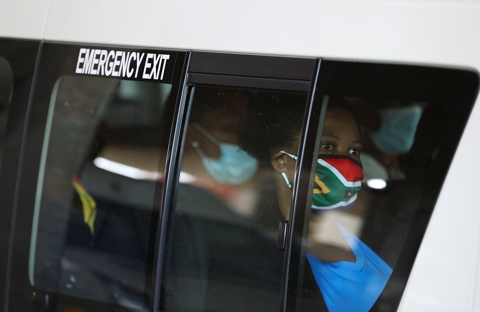 جنوب إفريقيا: المتحور الجديد قد يكون أشد عدوى لكن حظر السفر غير مبرر