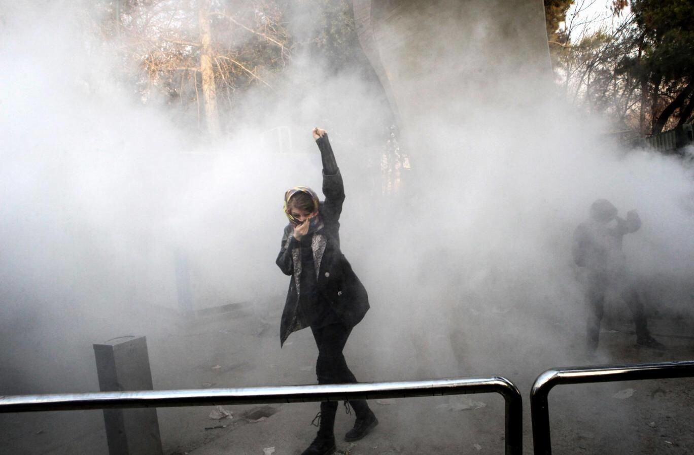 إيران تعلن اعتقال العشرات على خلفية اشتباكات بين قوات الأمن ومحتجين في أصفهان