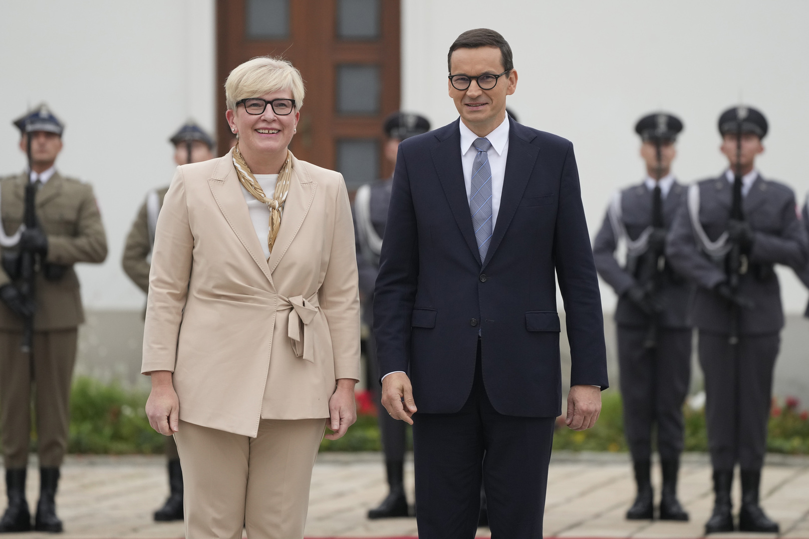 رئيس الوزراء البولندي ينتقد ميركل بسبب مهاتفتها رئيس بيلاروس