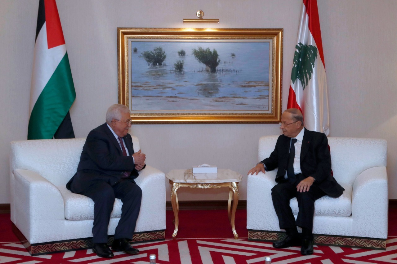 الرئيس اللبناني يستعرض مع نظيره الفلسطيني العلاقات بين البلدين