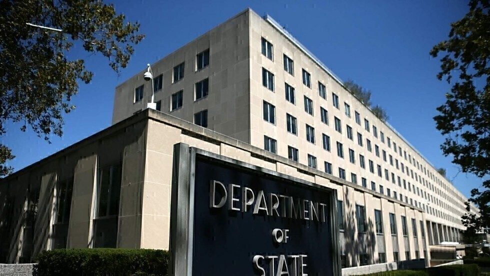 سفير روسيا لدى واشنطن: الخارجية الأمريكية تشوه الحقائق بشأن مغادرة الدبلوماسيين الروس