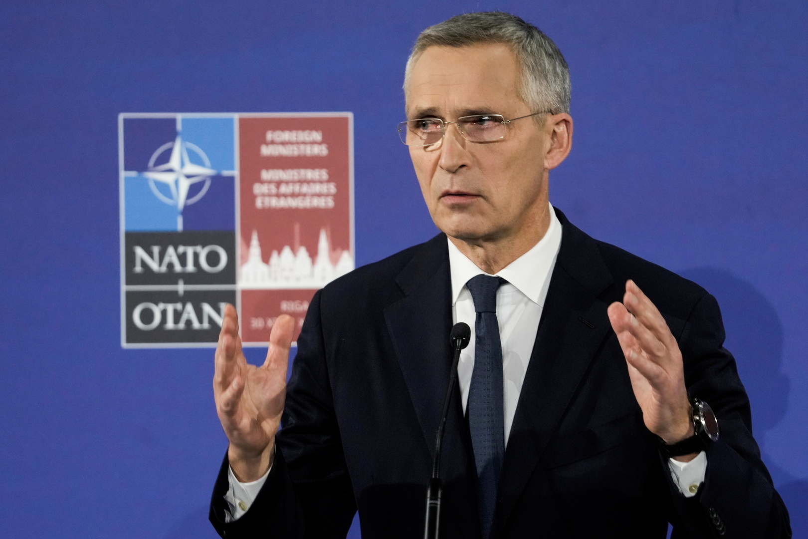 الناتو: روسيا ستدفع ثمنا باهظا حال استخدام القوة ضد أوكرانيا