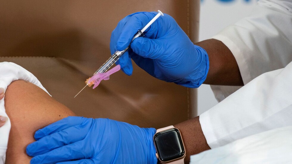 السعودية.. السلطات الصحية تحدد المخالطين لأول مصاب بأوميكرون