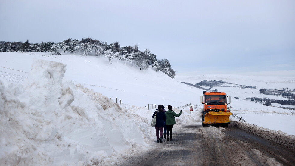 بريطانيا.. الطقس السيء يؤدي إلى انقطاع الكهرباء عن 30 ألف شخص