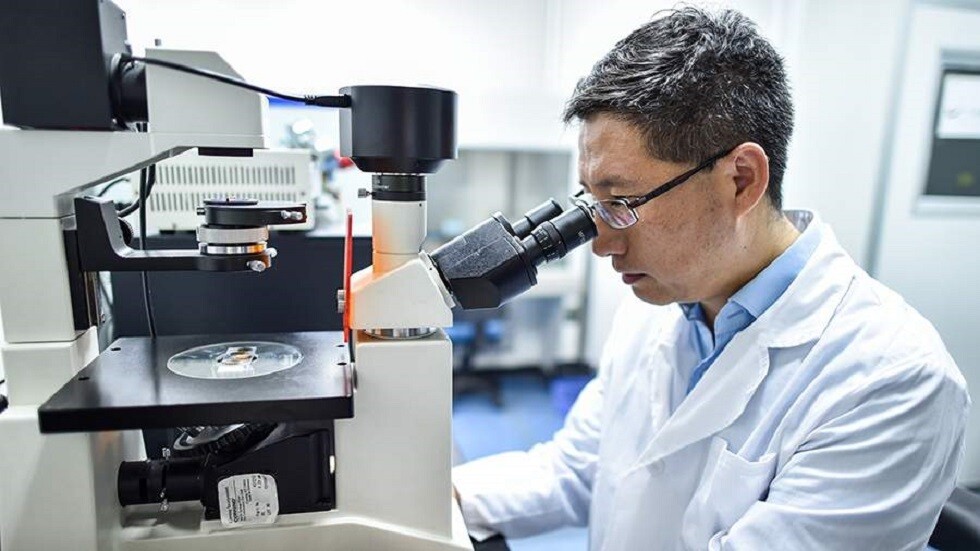 علماء الصين يكتشفون جسما مضادا لجميع طفرات "كوفيد-19"