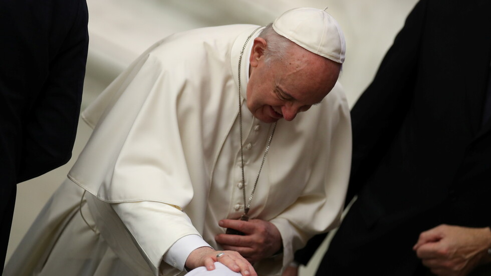 البابا فرنسيس يبدأ اليوم زيارته إلى قبرص