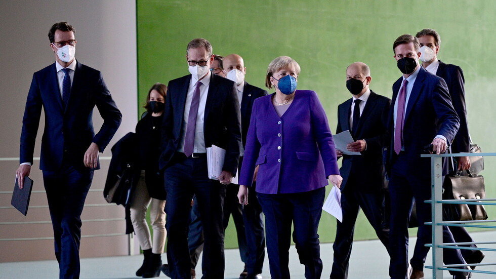 ألمانيا تشدد قيود كوفيد-19 مع زيادة الإصابات