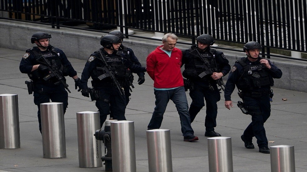 الشرطة تعتقل رجلا مسلحا عند مقر الأمم المتحدة