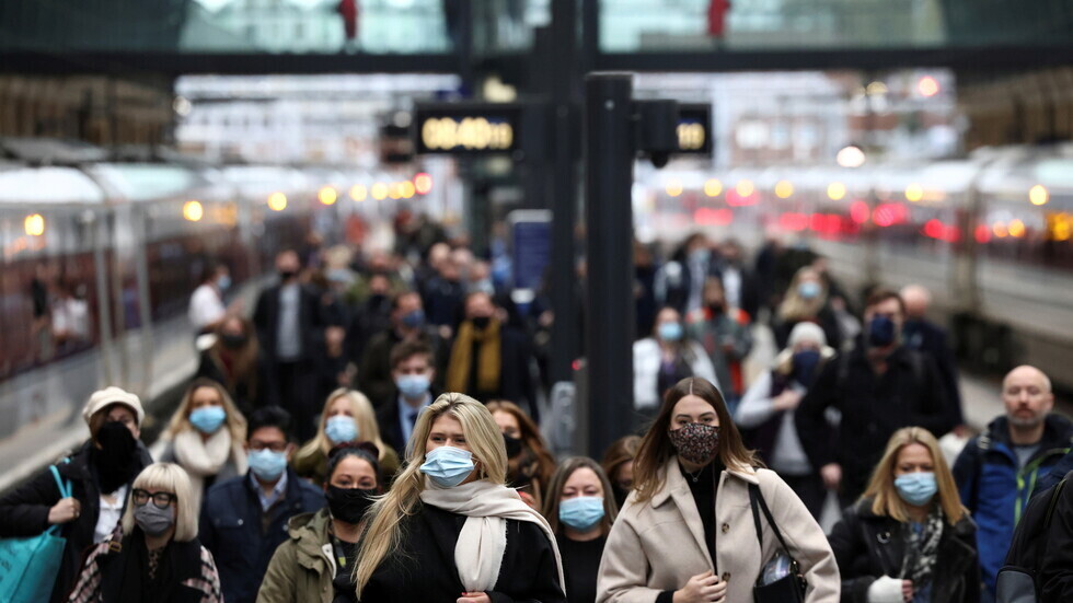 أوروبا تتخطى 75 مليون إصابة بكورونا وسط انتشار 