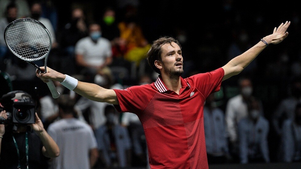 روسيا تقصي ألمانيا وتواجه كرواتيا في نهائي كأس ديفيز بكرة المضرب