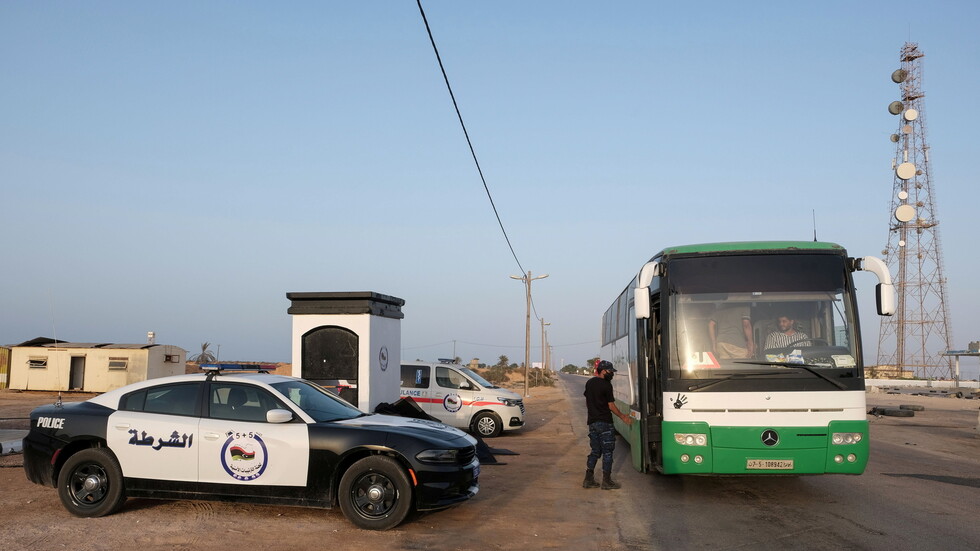 وسائل إعلام ليبية: العثور على خمس جثث على طريق سبها الشاطئ