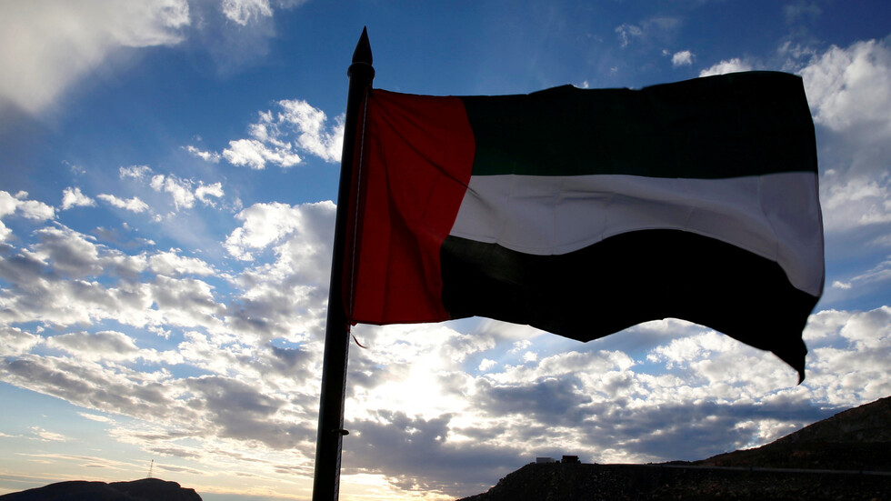 وكالة: مسؤول إماراتي رفيع المستوى يزور طهران غدا الاثنين