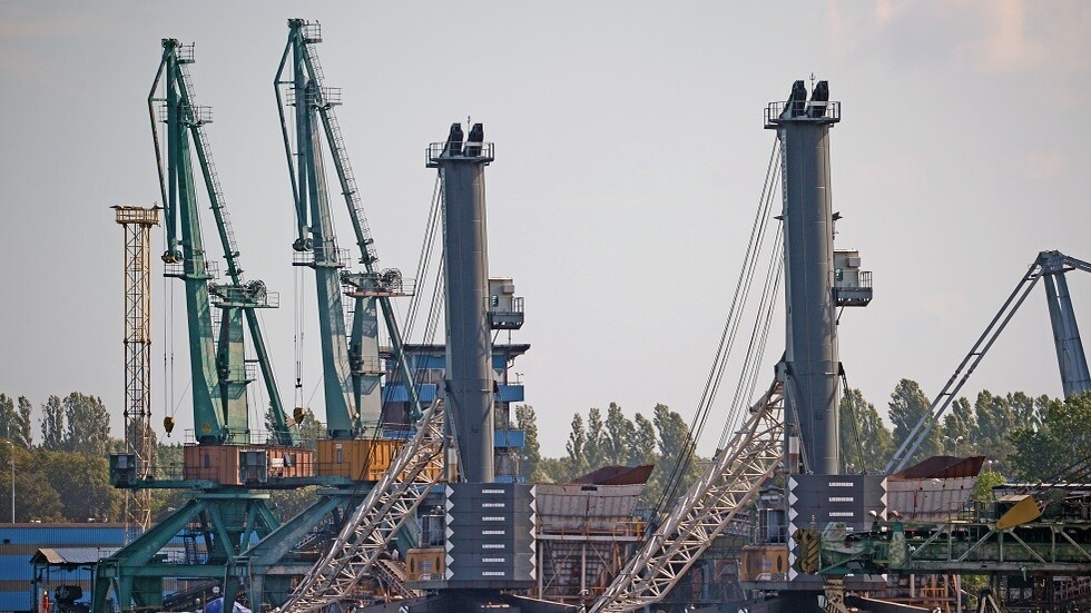 احتجاز سفينة شحن روسية في بولندا