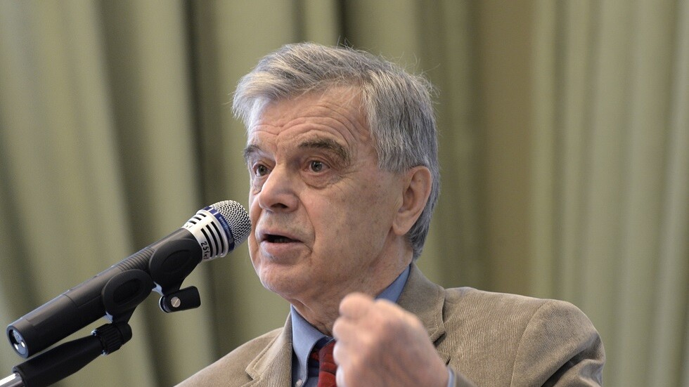 خسبولاتوف: أشخاص بلا موهبة كانوا في السلطة دمروا الاتحاد السوفيتي قبل 30 عاما