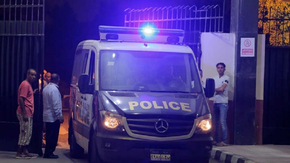 مصر.. عاطل عن العمل يقتل زوجته ويقفز من الطابق الخامس