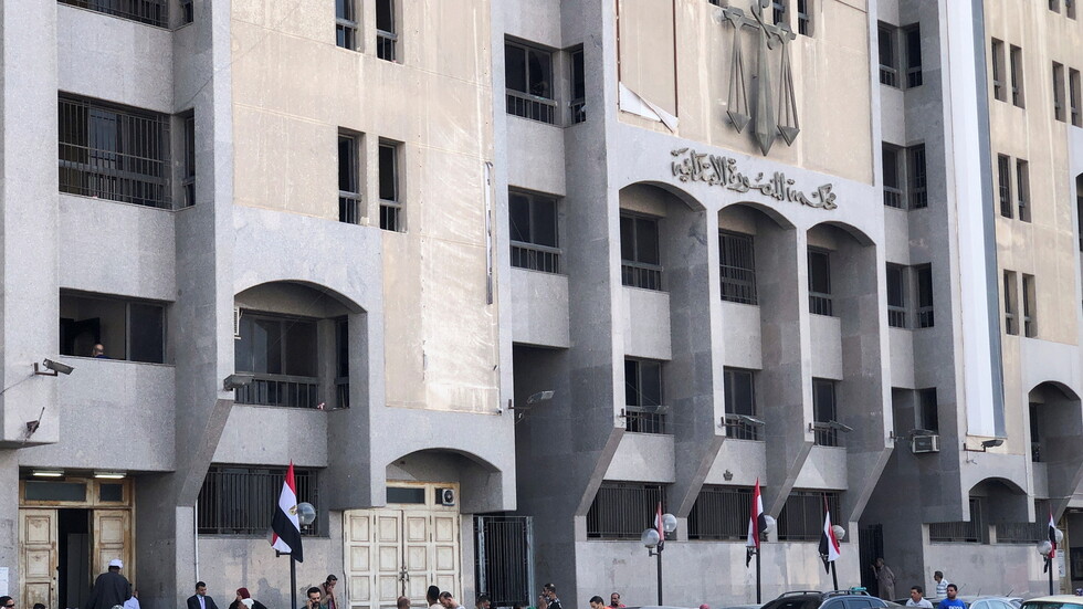 رئيس الوزراء الإيطالي يعبر عن رضاه بعد قرار محكمة مصرية الإفراج عن باحث مسجون