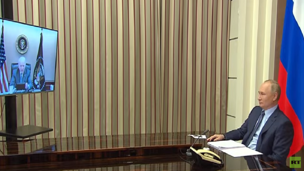 بوتين وبايدن يتبادلان التحية مع انطلاق قمة لتسوية ملفات معقدة