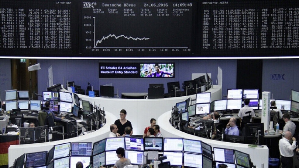 الأسهم الأوروبية تحقق أكبر مكاسب في أكثر من عام