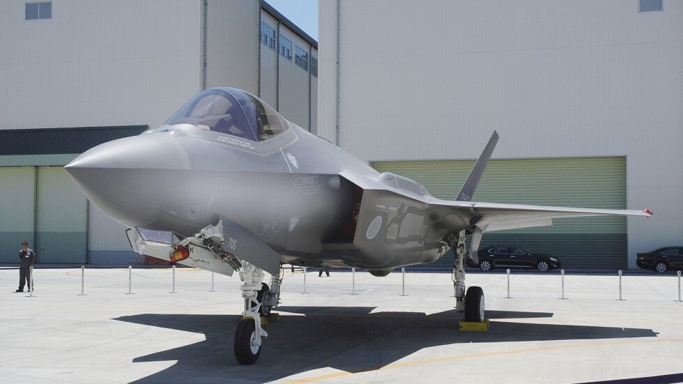 هبوط اضطراري لمقاتلة "إف-35" يابانية