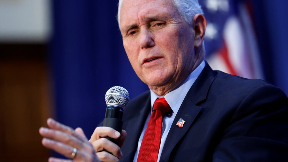 بينس: سأقيم أي طلب من لجنة "6 يناير"